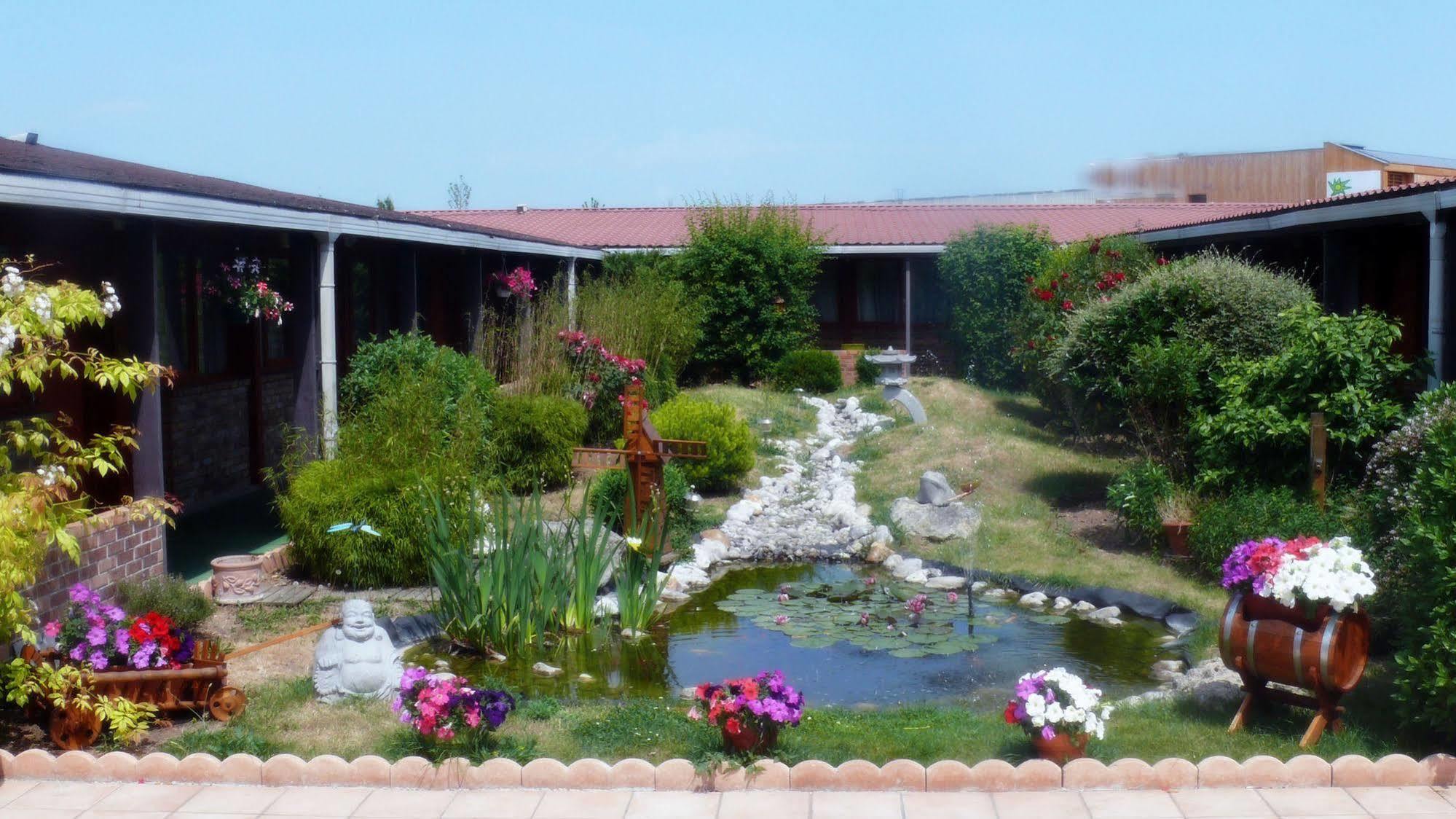 Hotel Restaurant Les Jardins D'Epone Экстерьер фото